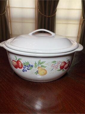 Corelle Coordinates white Chutney lidded casserole dish 2-1/2 QT - 2.37 L